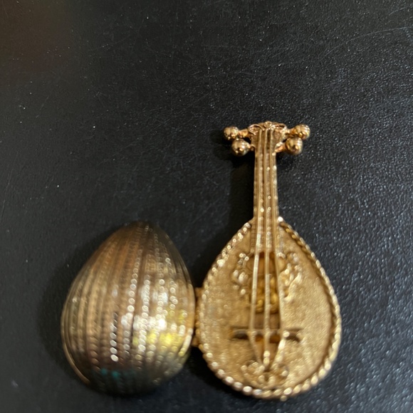 AVON Mandolin Medieval Lute Compact for Solid Perfume Glace in Original Box - Picture 5 of 8